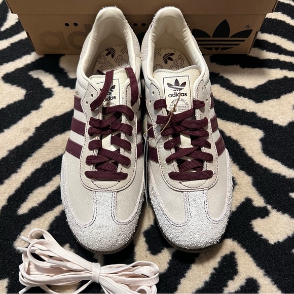 NWT Adidas Samba OG W Cloud White Maroon Size Women's 9 - Picture 11 of 16